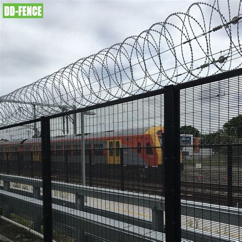 High Quality Anti Cut Anti Climb Security Prison Fence Panels Iron