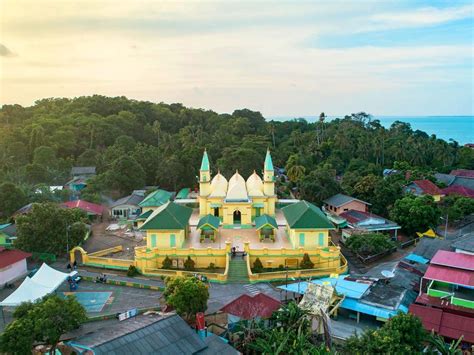 Masjid Raya Sultan Riau Penyengat Bintan Resorts