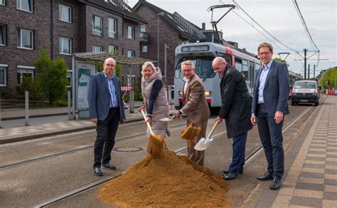 Spatenstich F R Den Barrierefreien Ausbau Der Haltestelle Heesenstra E