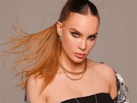 Exnovia De Christian Nodal Sorprende A Belinda Con Regalo