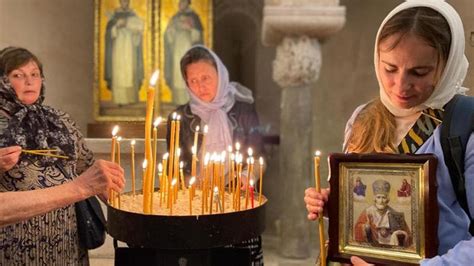 A Bari In Centinaia Celebrano Il San Nicola Ortodosso Nella Cripta