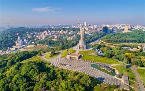 Vista A Rea Del Monumento De La Patria Y Del Museo De La Segunda Guerra