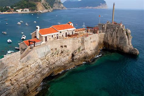 Petrovac turistički biser crnogorskog primorja Vila Koral