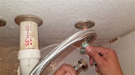 Como Canbiar Las Llaves De Un Lavamanos Plumbing And Sink Installation