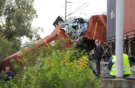 Scontro Fra Treni In Croazia Almeno Morti E Feriti Cos Successo