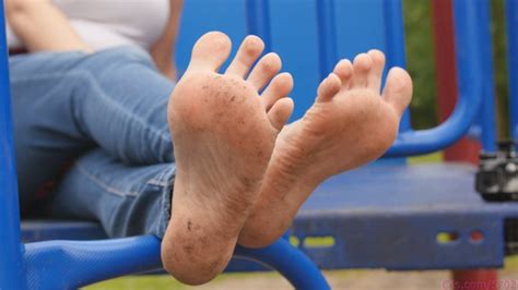 Amateur Foot Worship And Fetishes Public Park Soles And Pov With Paula Part 4 720p