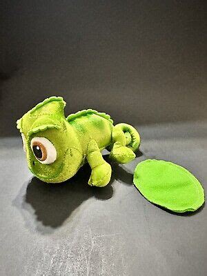 Disney Parks Tangled Pascal Shoulder Pal Magnet Magnetic Plush Toy