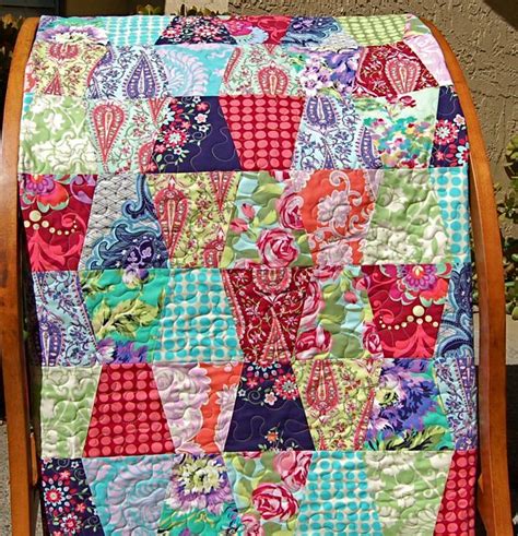 Tumbler Quilt In Amy Butler Love Fabric I Used 16 Differen Flickr