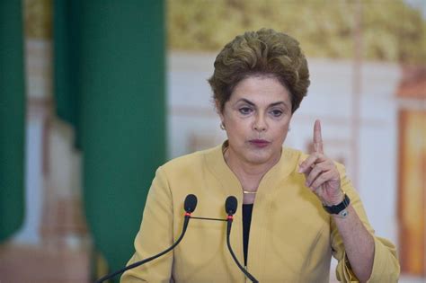 Dilma vai corrigir em 9 5 Bolsa Família e tabela do IR em 5 Jovem Pan