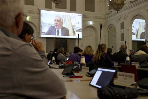 Politique Fran Ois Bayrou Le Retour Du Cumul Des Mandats La