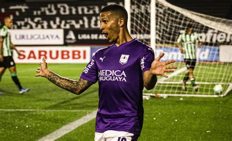 Segunda División Defensor derrotó 3 0 a Racing y dio un paso gigante