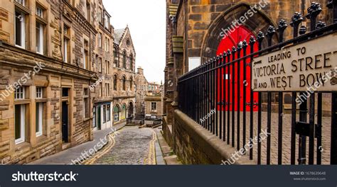 18426 Edinburgh Old Town Images Stock Photos And Vectors Shutterstock
