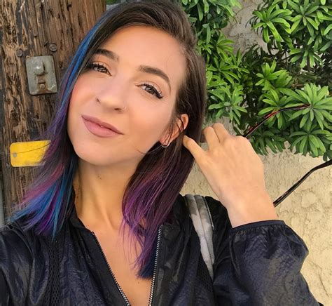 Gabbie Hanna On Instagram “haven T Hit Ya With A Good Ol Fashioned Selfie In A While 📱i Took