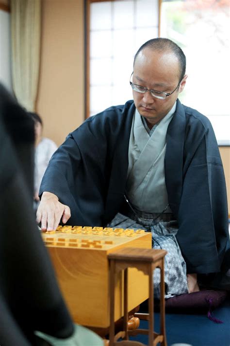 【王位戦】実は初挑戦の王位戦 渡辺明九段、藤井王位と第2局 タイトル戦は昨年名人戦以来 社会写真ニュース 日刊スポーツ