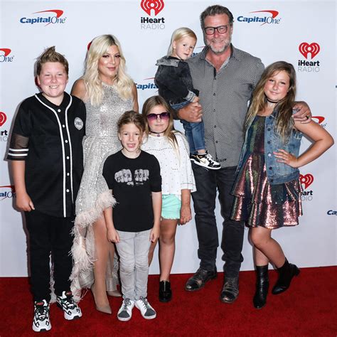 Tori Spelling Called Gross For Saying She Peed In Her Son S Diaper In Traffic Cirrkus News