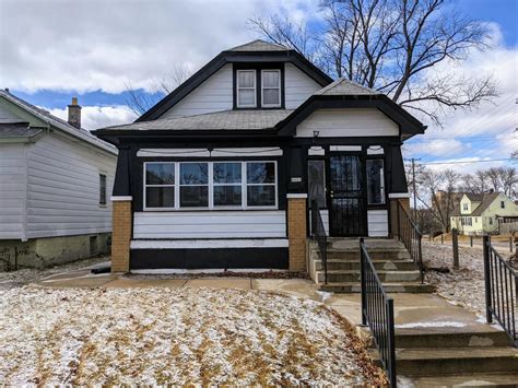 4665 N 30th St Milwaukee Wi 53209 Mls 1781149 Redfin