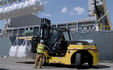 Wiggins Lift To Power Hydrogen Electric EBull Forklift With Loop Energy