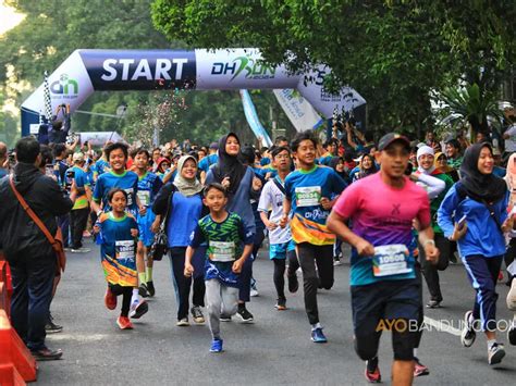 Ribuan Peserta Ikuti Dh Run Di Gedung Sate