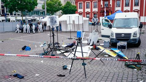 Une Attaque Au Couteau Visant Un Activiste Anti Islam Fait Plusieurs