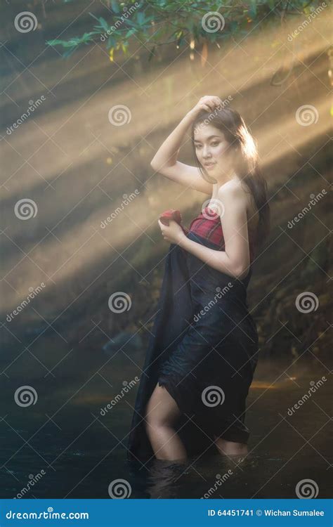 Asiatische Sexy Frau Stockbild Bild Von Bezaubern Nett 64451741