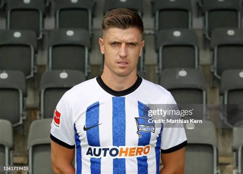 Hertha Bsc Berlin Team Pose Photos and Premium High Res Pictures - Getty Images