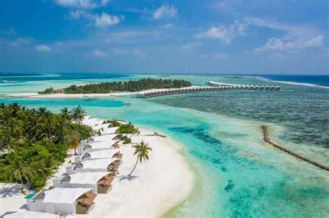 Incredible Overwater Bungalows In The Maldives In