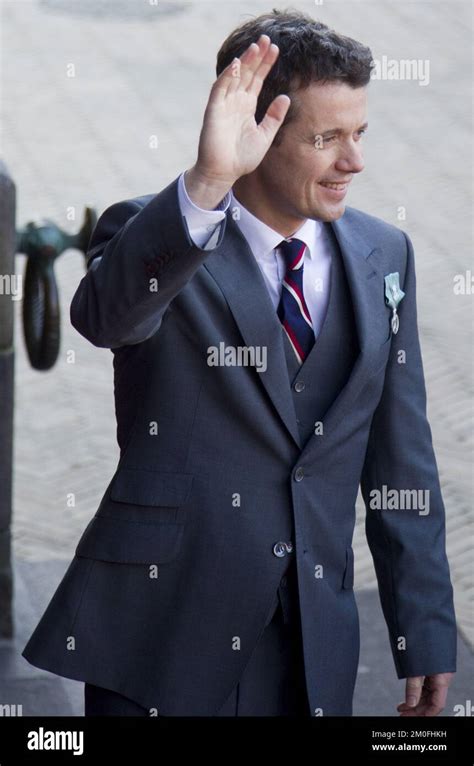 Asistido por el rey carl xvi gustaf la reina silvia de fotografías e