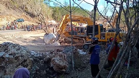 VIDEO VIRAL UPACARA PROSES PEMINDAHAN WATU NGANTEN DI DESA SEMUGIH