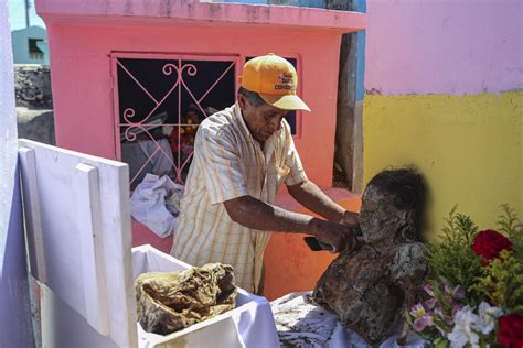 La Limpieza De Huesos Un Reencuentro Familiar En Pomuch Haz Ruido