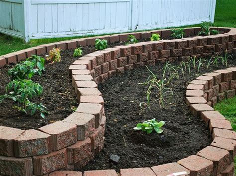 Brick Raised Flower Bed - WoodWorking Projects & Plans