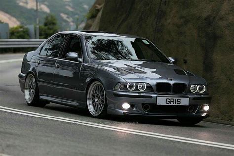 BMW E39 M5 In Classic Grey