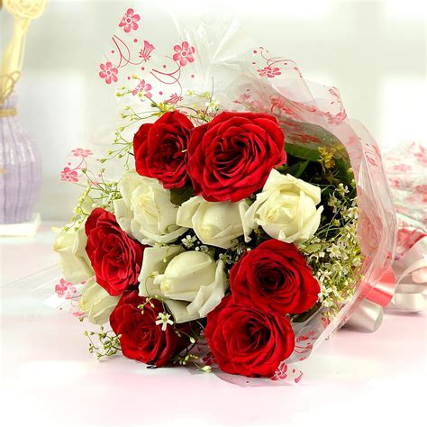 Red and White Rose Bouquet | Roses to India