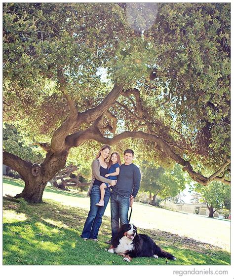 1000+ images about Family poses with dog on Pinterest | Rose family ...