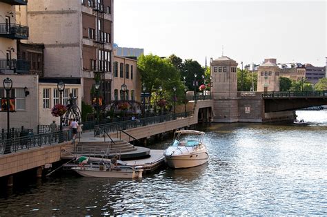 Milwaukee Riverwalk | Flickr - Photo Sharing!