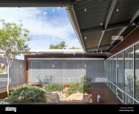 Courtyard Garden Desert House Alice Springs Australia Architect Dunn Hillam Architects