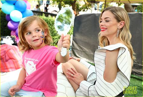 Photo Jaime Kings Son James Knight Gets His Face Painted 10 Photo