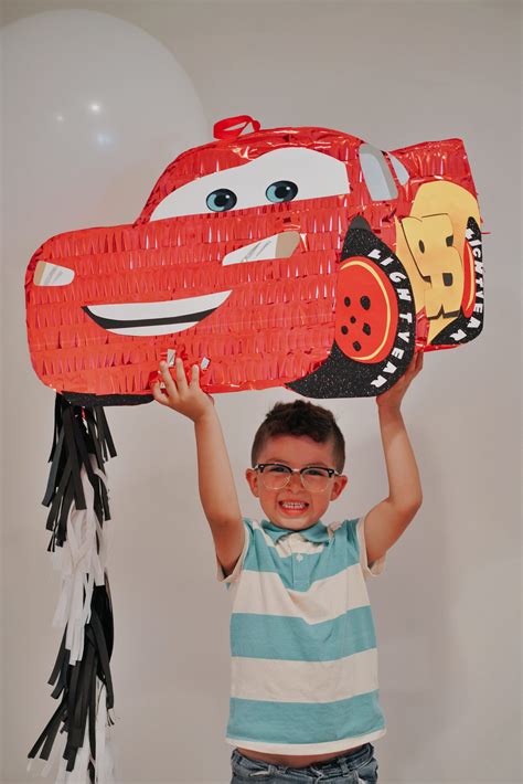 Lightning Mcqueen Lets Piñata Party