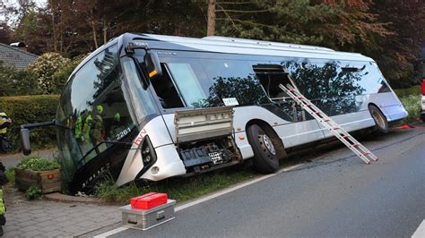 HVV Unfall mit Linienbus Fahrgäste fliegen durch Luft mehrere