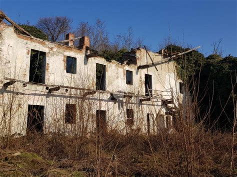 Vendita Rustico In Via Pineta Varallo Pombia Da Ristrutturare Posto