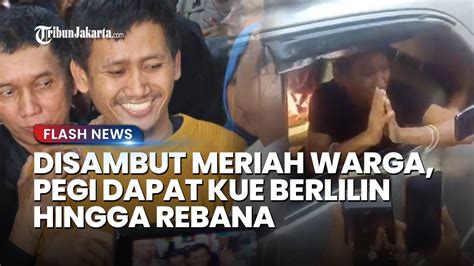 Pegi Disambut Bak Pahlawan Ratusan Warga Cirebon Diberi Kue Berlilin