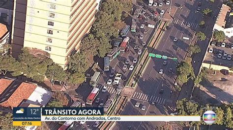 Vídeo Ônibus do Move e moto se envolvem em acidente em Belo Horizonte