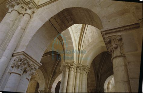 Arco Del Interior De La Iglesia Del Monasterio Románico Digital