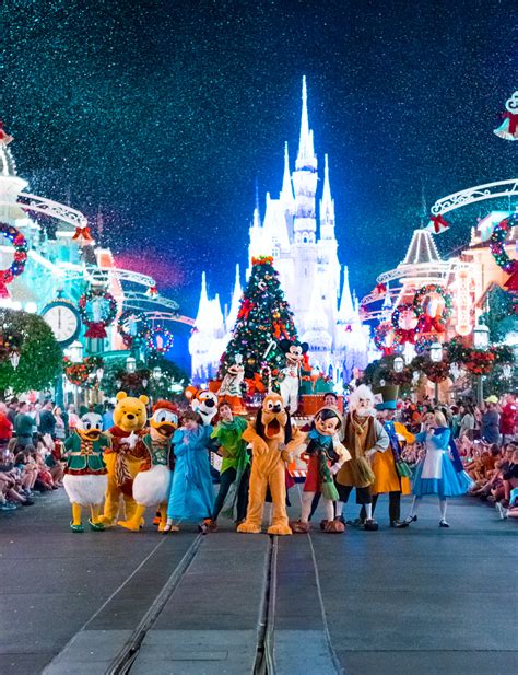 Mickeys Very Merry Christmas Party Complete Insiders Guide