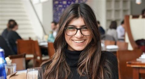 Mia Khalifa 7 Fun Facts Her Instagram Photos Reveals About Her