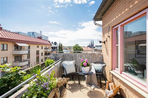 Snazzy Scandinavian Balcony Designs For Everyday Comfort