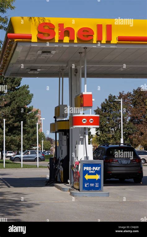 Gas Station Shell Hi Res Stock Photography And Images Alamy