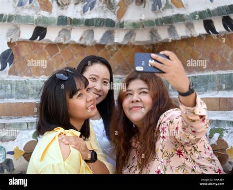 Mujeres Tailandesas Jovenes Fotograf As E Im Genes De Alta Resoluci N