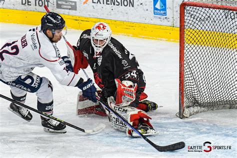 HOCKEY SUR GLACE Ligue Magnus Claude Devèze Les buts en fin de