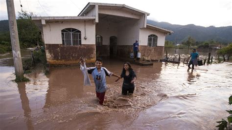 Hurricane Patricia: In a monster's path, damage and relief