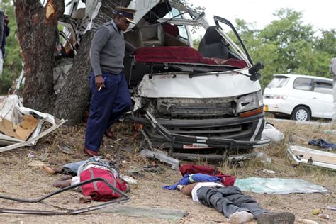 Seven People Die In Horror Kombi Crash Graphic Pictures Nehanda Radio